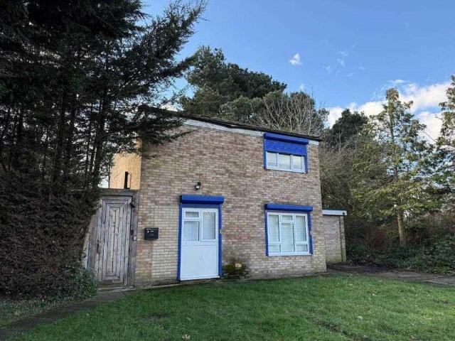 4 bedroom detached house to rent