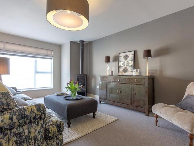4 bedroom detached house to rent