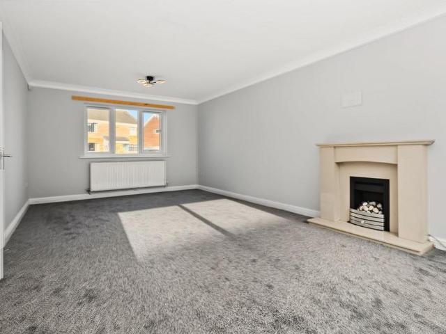 4 bedroom detached house to rent