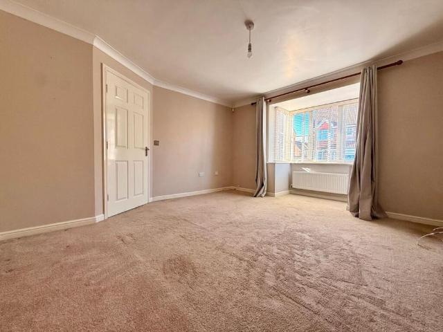 4 bedroom detached house to rent