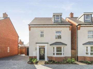 4 bedroom detached house to rent