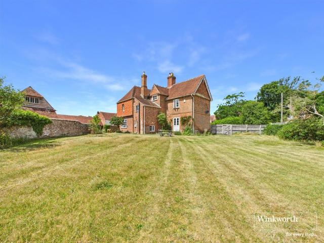 4 bedroom detached house to rent