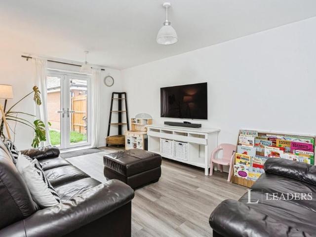 4 bedroom detached house to rent