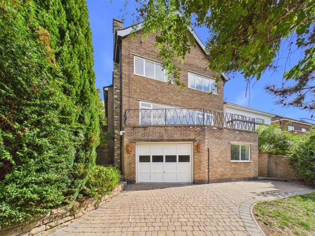 4 bedroom Detached house to rent