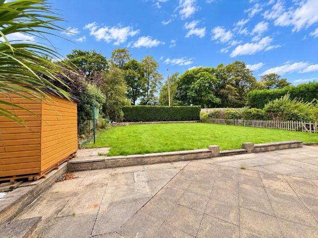 4 bedroom detached house to rent