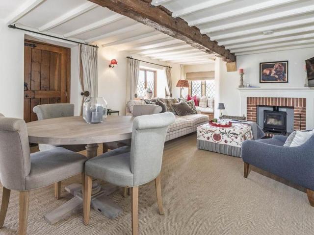 4 bedroom detached house to rent