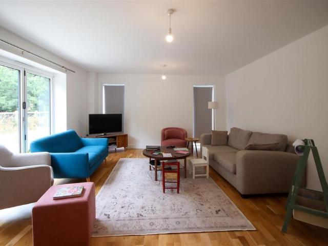 4 bedroom detached house to rent