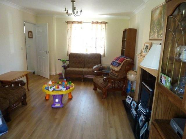 4 bedroom detached house to rent
