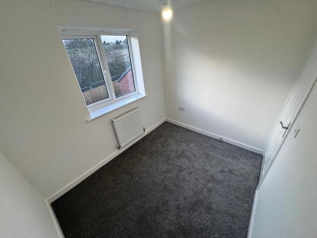 4 bedroom detached house to rent