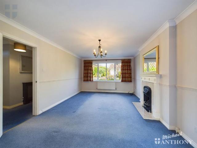 4 bedroom detached house to rent