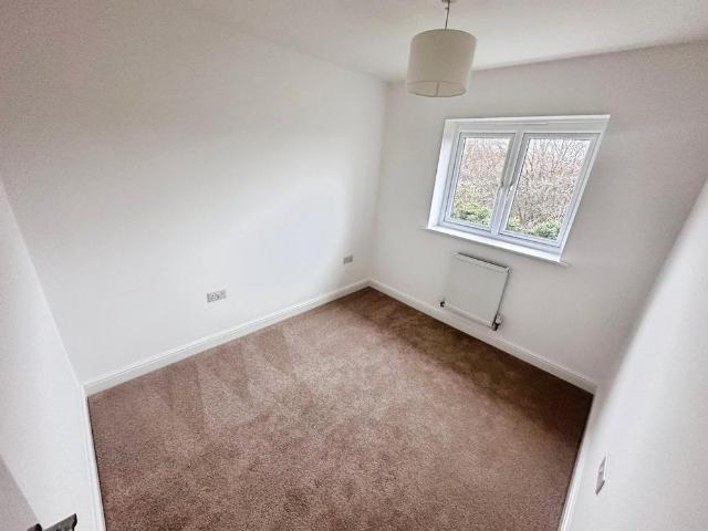 4 bedroom detached house to rent