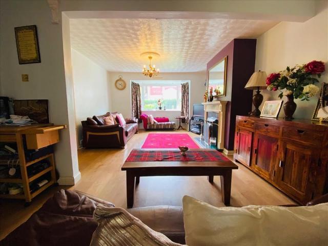 4 bedroom detached house to rent