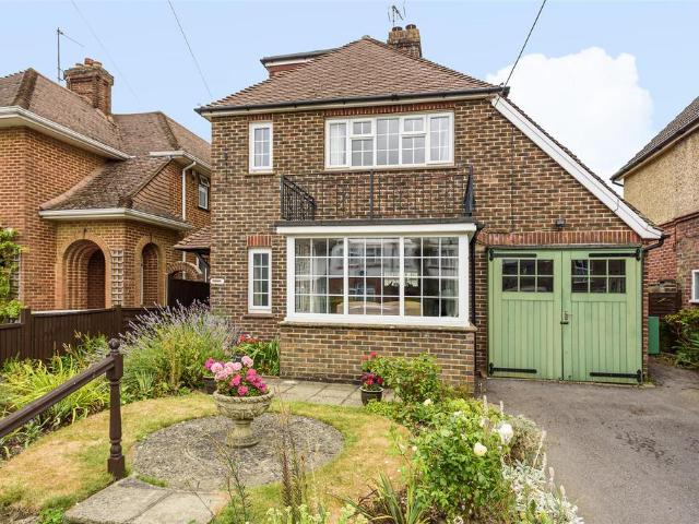 4 bedroom detached house to rent