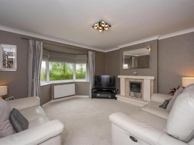 4 bedroom detached house to rent