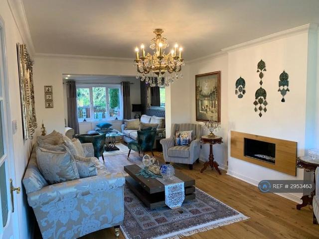 4 bedroom detached house to rent