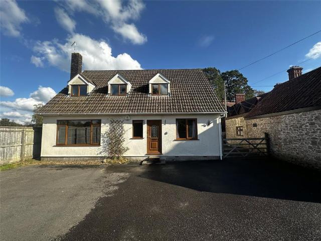 4 bedroom detached house to rent