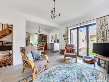 4 bedroom detached house to rent