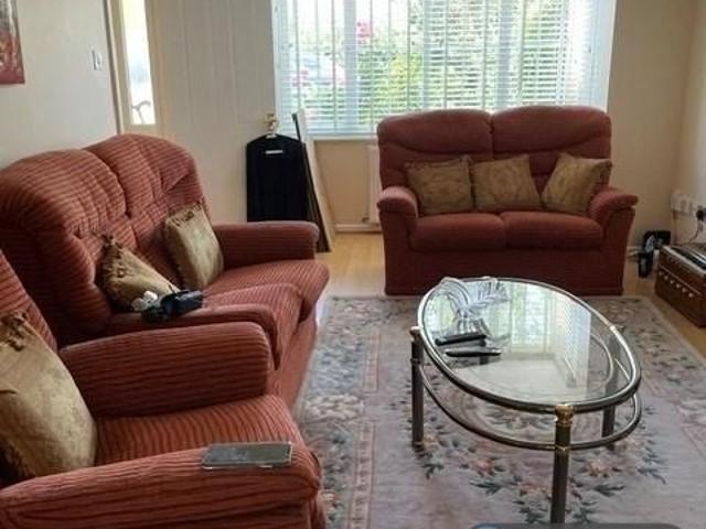 4 bedroom detached house to rent