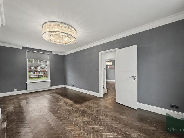 4 bedroom detached house to rent