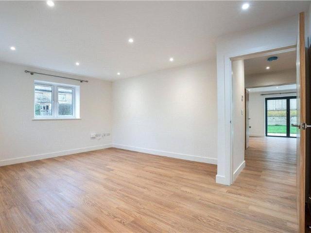 4 bedroom detached house to rent