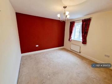 4 bedroom detached house to rent