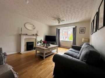 4 bedroom detached house to rent