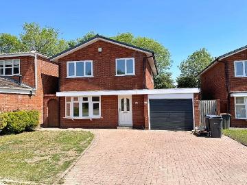 4 bedroom detached house to rent