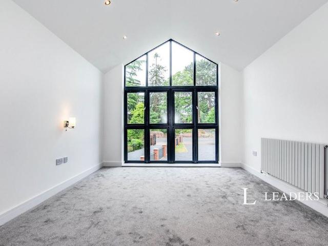 4 bedroom detached house to rent