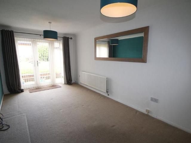 4 bedroom detached house to rent