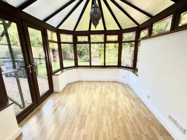 4 bedroom detached house to rent