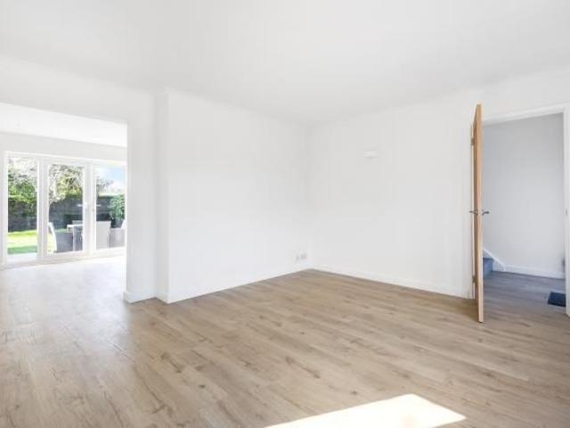 4 bedroom detached house to rent