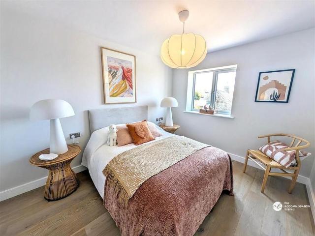4 bedroom detached house to rent