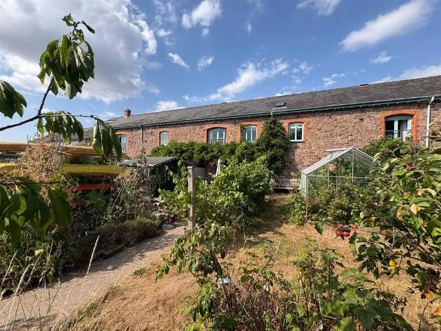 4 bedroom detached house to rent