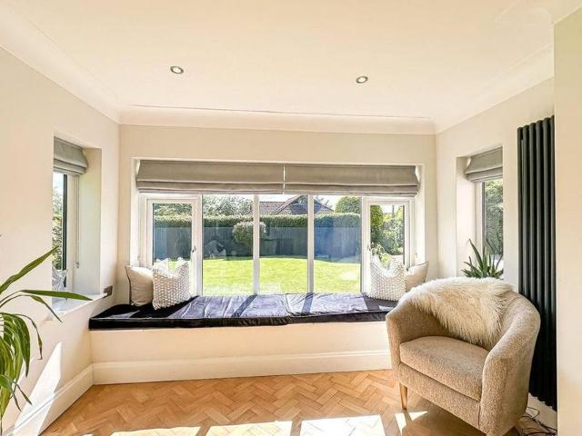 4 bedroom detached house to rent