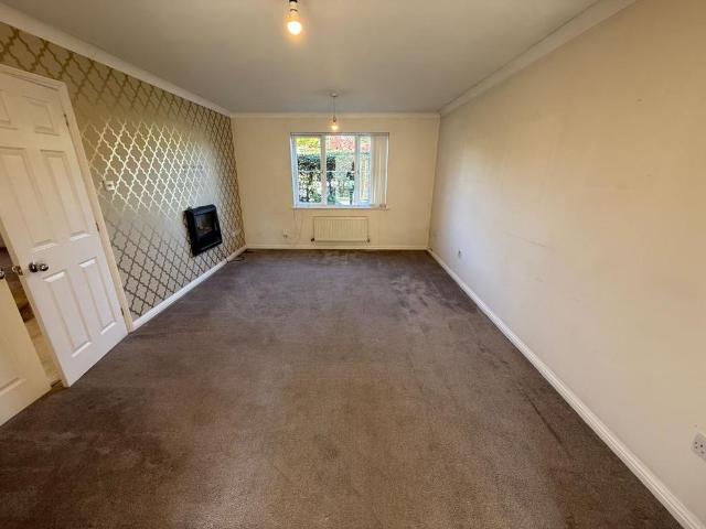 4 bedroom detached house to rent