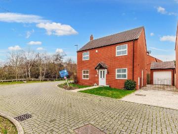 4 bedroom detached house to rent