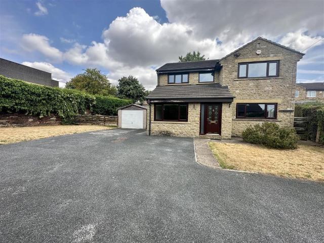 4 bedroom detached house to rent