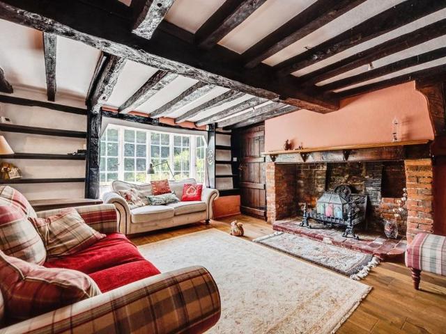 4 bedroom detached house to rent
