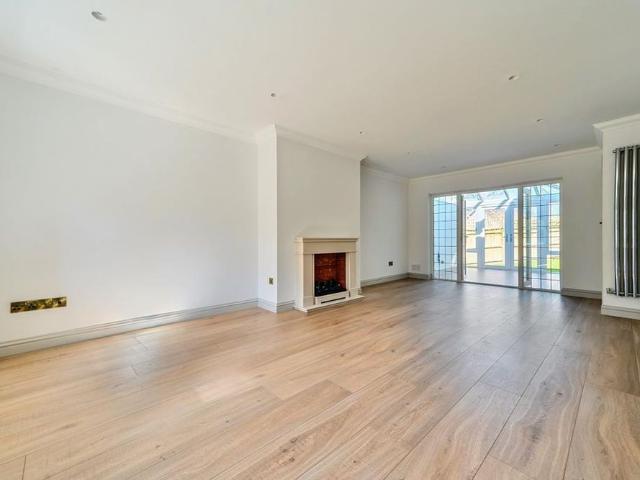 4 bedroom detached house to rent