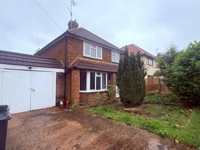 4 bedroom detached house to rent