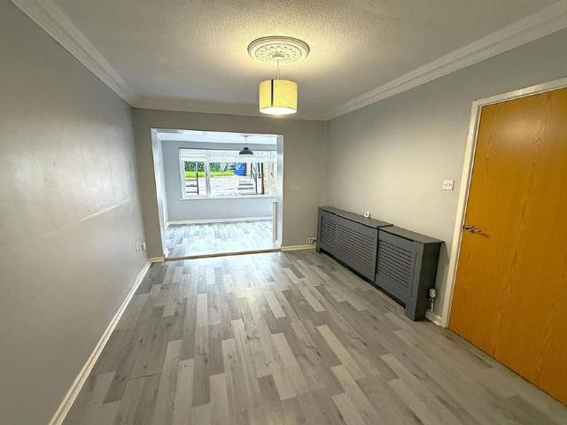 4 bedroom detached house to rent