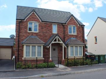 4 bedroom detached house to rent
