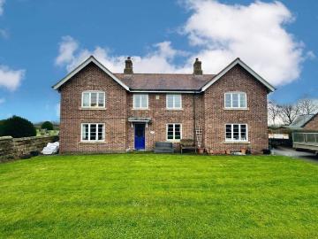 4 bedroom detached house to rent