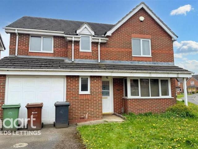 4 bedroom detached house to rent