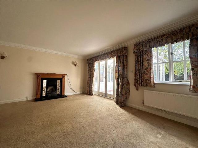 4 bedroom detached house to rent