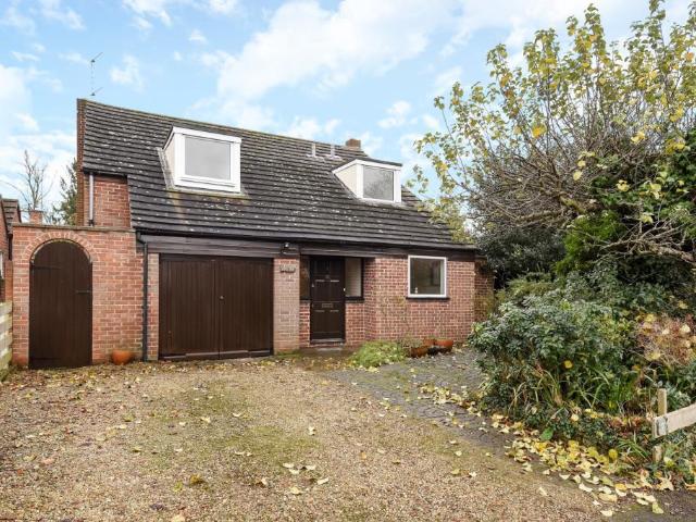 4 bedroom detached house to rent