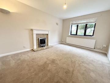 4 bedroom detached house to rent