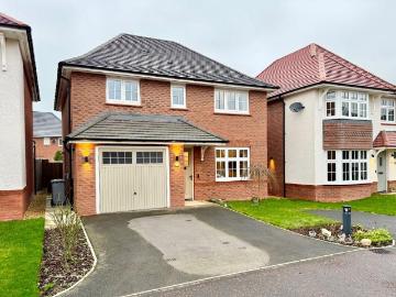 4 bedroom detached house to rent