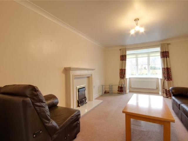 4 bedroom detached house to rent