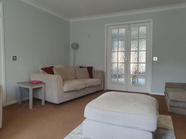4 bedroom detached house to rent